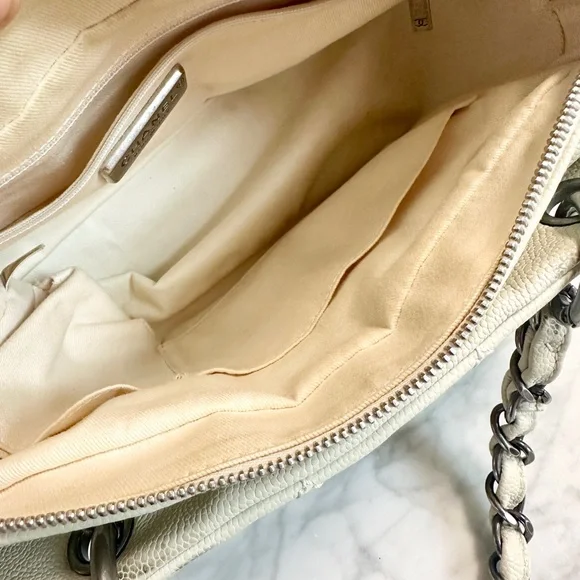 Chanel Cream Quilted Women's Bag - Picture 9 of 12